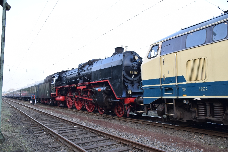 Sonderfahrt der Eifelbahn-Verkehrsgesellschaft mit Rheingoldwagen.  Fotos: Kalle Schäfer 